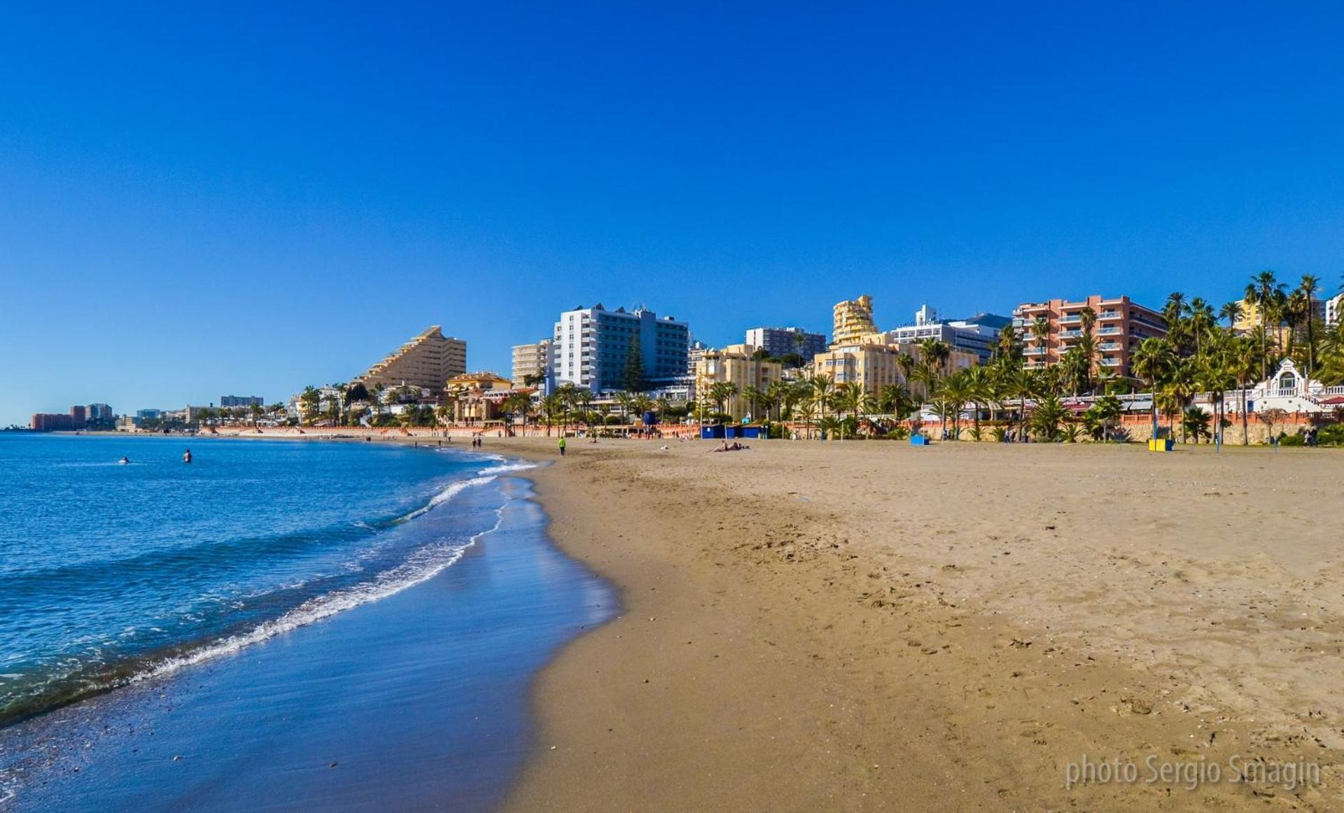 812 Benalbeach. 1ºlinea De Playa. Vistas A La Piscina Y La Montana. Benalmádena Exterior foto